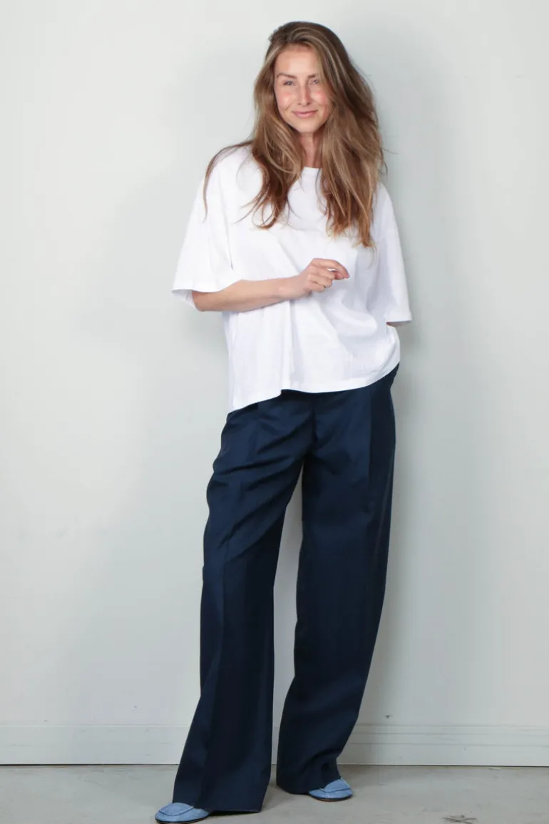 BYLOTTE Studios T-shirt - Hailey Tee - White