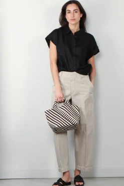 Closed Blouse - Sleeveless Shirt - Black