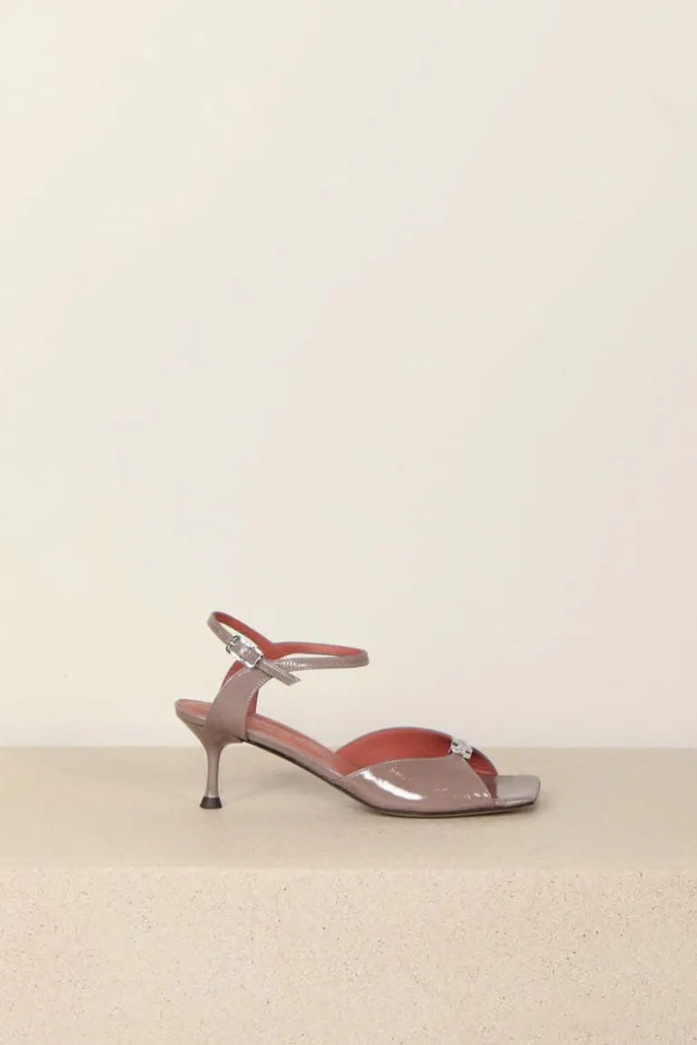 Morobé Sandalen - Grace logo 86 - Greige vernis