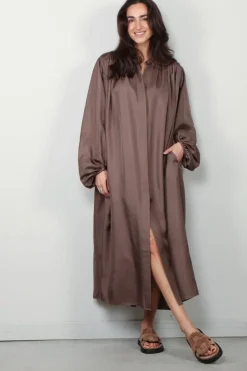 RÓHE Jurk - Pleated Silk Dress- Taupe