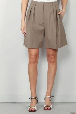 RÓHE Short - Tailored Wide Leg Shorts - Khaki