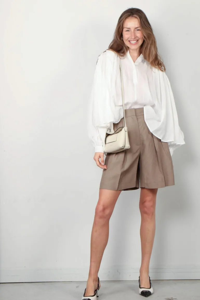 RÓHE Shorts - Relaxed Tailored Shorts - Khaki