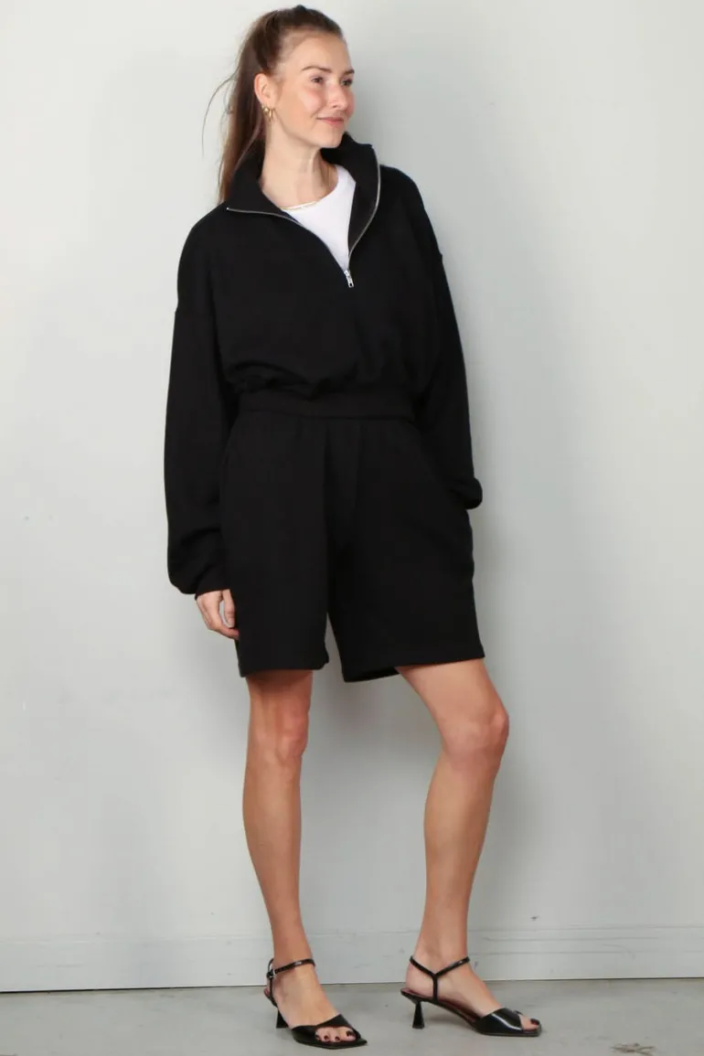 Éterne Sweater - Cropped Half Zip Sweatshirt - Black
