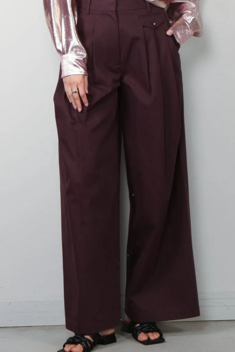Tibi Broek - Bio Twill Triple Pleat Pant - Plum