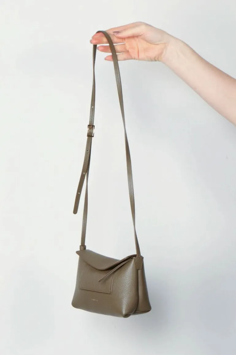 Wandler Tas - Penelope Slouch Mini - Olive crust